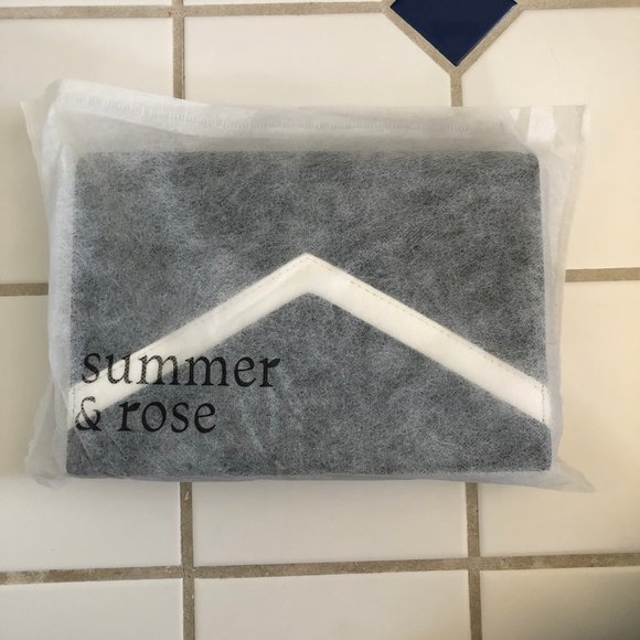 NWOT Black & White Piper Summer & Rose Crossbody - Picture 6 of 8